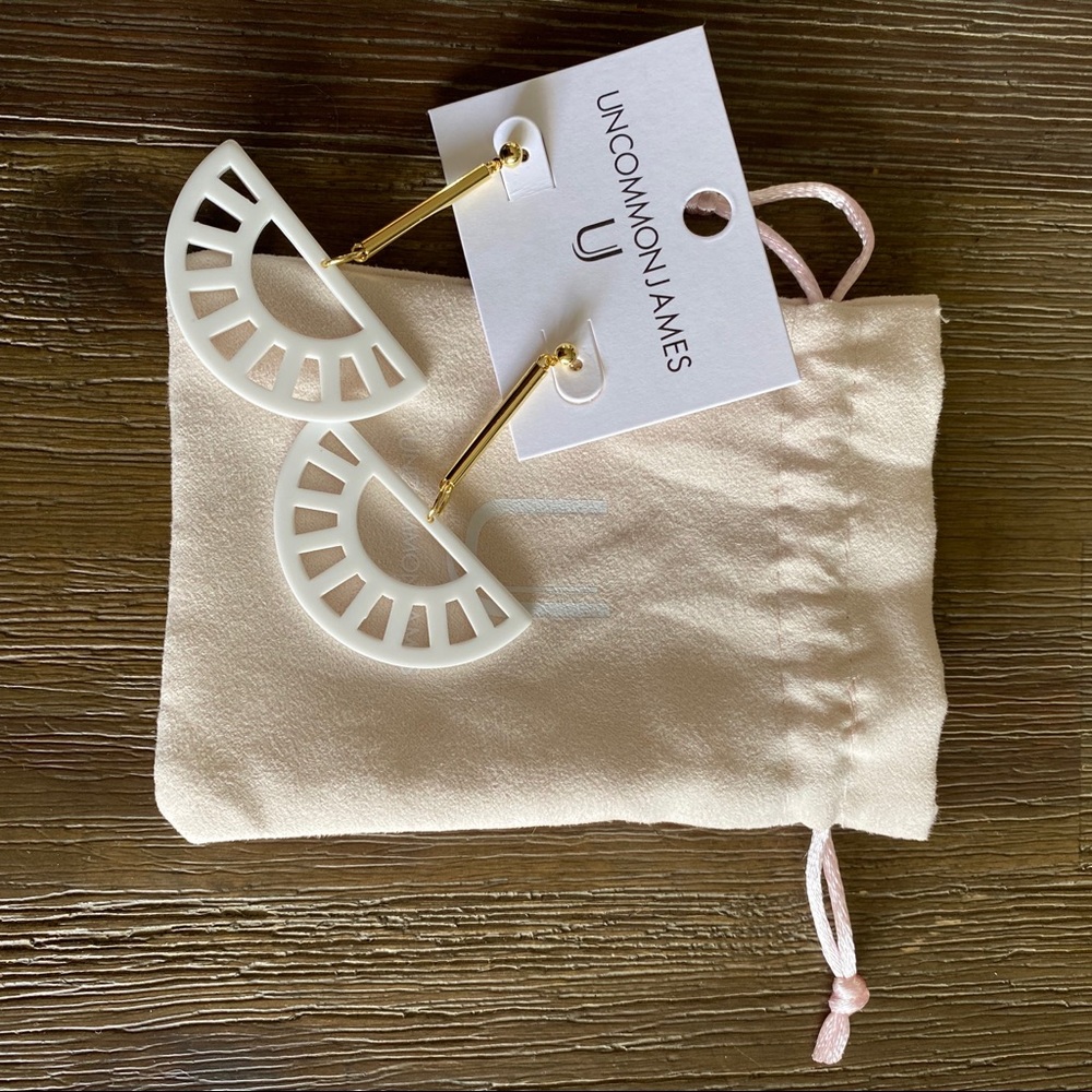 UNCOMMON JAMES MORINGA EARRINGS - Picture 4 of 6
